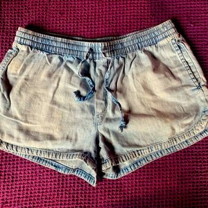 Aerie jean chambray shorts M